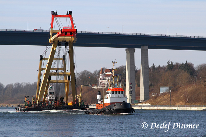 Schlepper Arion mit Schwimmkran Enak
