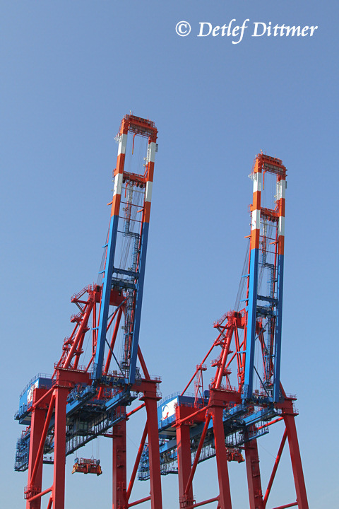 Containerkrne im Hafen von Hamburg