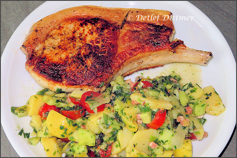 Kotelett vom Iberico-Schwein und Kartoffelsalat