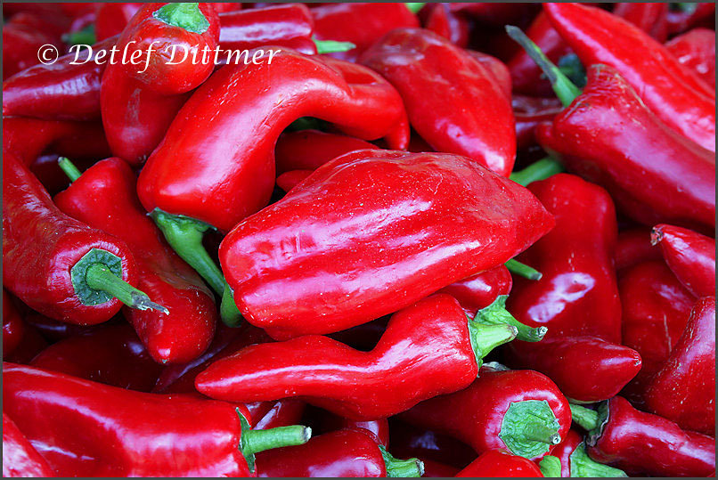 roter Paprika auf dem Wochenmarkt