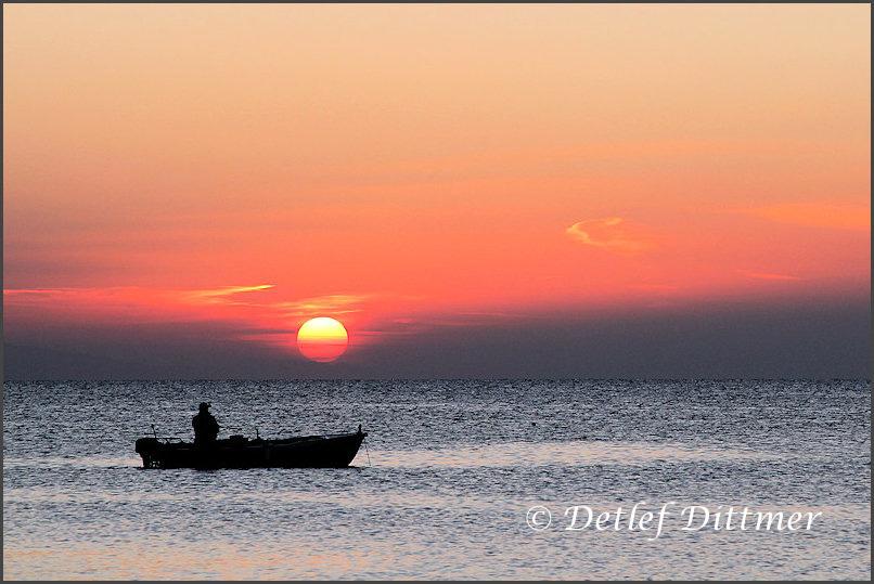 idyllischer Sonnenaufgang am Meer