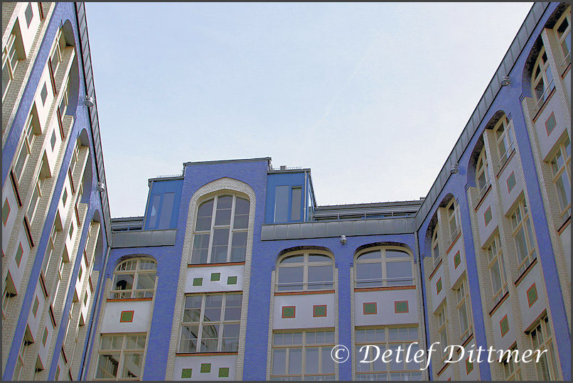 die Fassade in einem der Hackeschen Hfe, Berlin