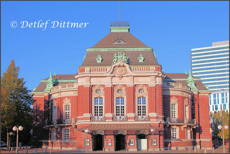 Die Laeiszhalle am Johannes-Brahms-Platz, Hamburg