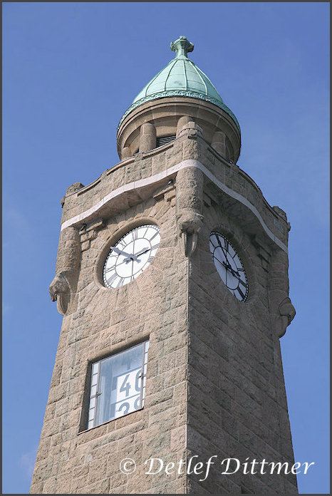 der Pegelturm an den St. Pauli-Landungsbrcken, Hamburg