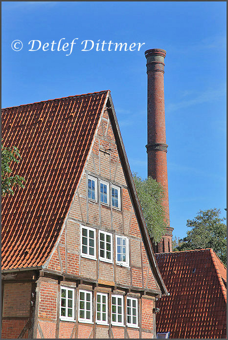 Fachwerkhuser am Ufer der Ilmenau in Lneburg