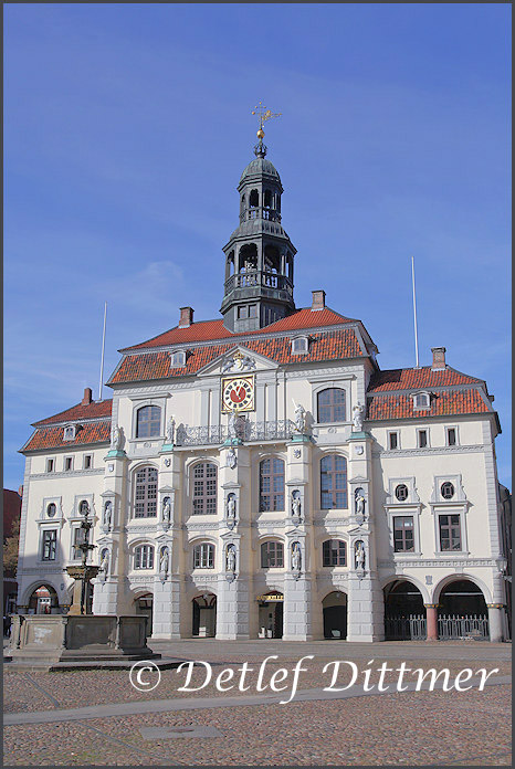 das imposante Rathaus von Lneburg