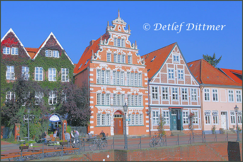 Malerische Kulisse in der Altstadt von Stade (alter Hansehafen)