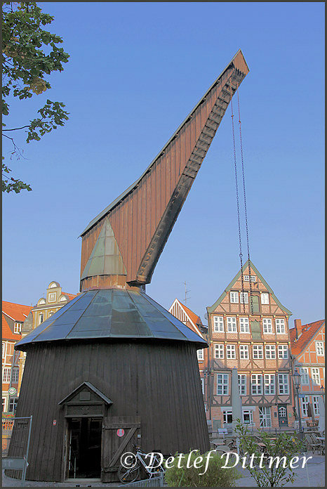 Der Holzkran an der Schwinge in Stade