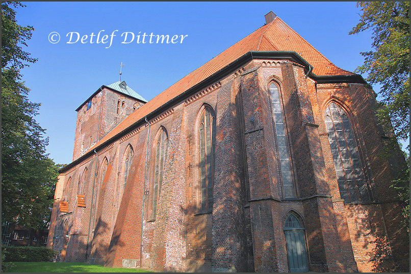 Die Kirche St. Wilhadi (Sdseiten-Ansicht) in Stade