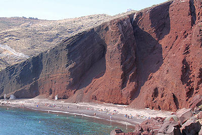 roter Strand auf Santorin